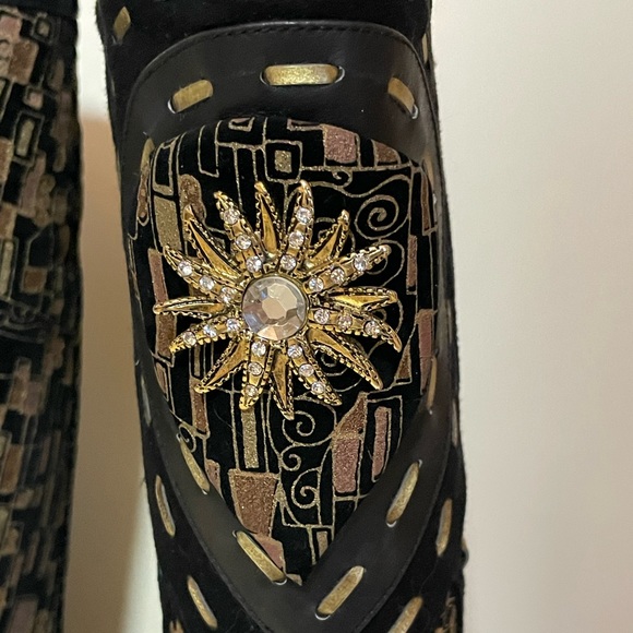 Spain Designer Black Suede Boots, 9 1/2 M - Picture 3 of 8